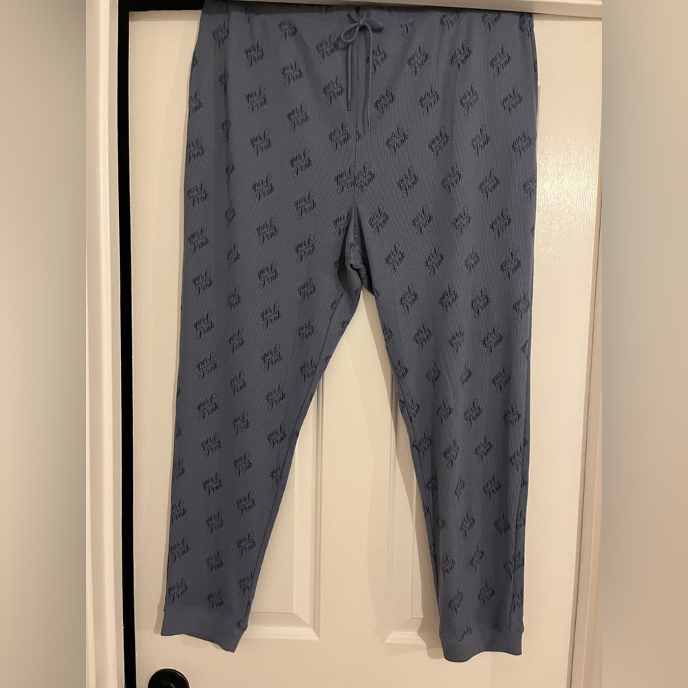 Victoria Secret Pink matching sleep set - Picture 6 of 10